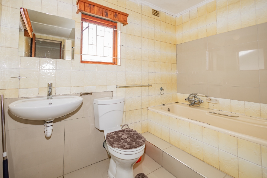 7 Bedroom Property for Sale in Parow Valley Western Cape